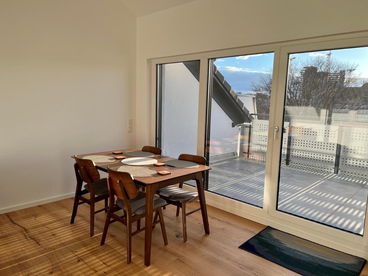 Lili-ps5-terrace-view-bright-kitchen-2xbedroom